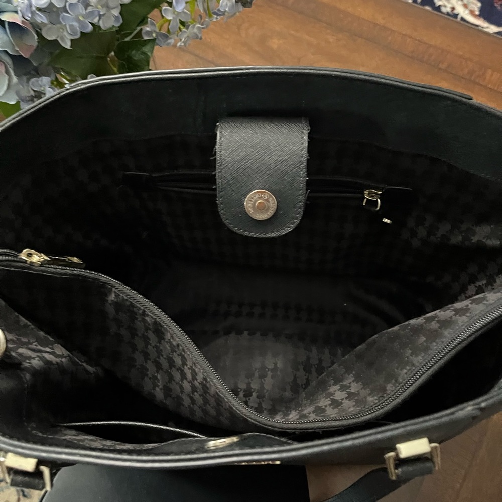 Karl Lagerfeld black leather hand bag. - Picture 7 of 10